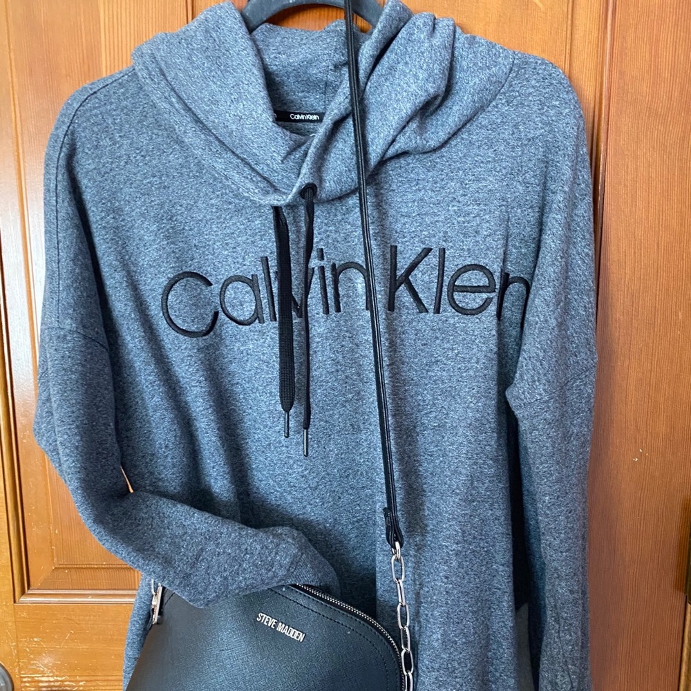 Calvin Klein Sweatshirt — Size M — Gently used